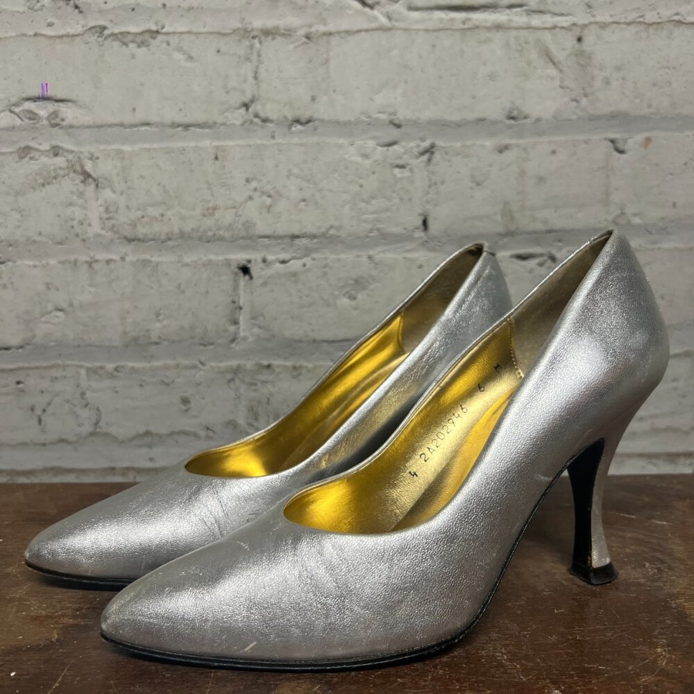 Vintage Allure Metallic Silver Leather Stiletto Pump Women’s Size 6